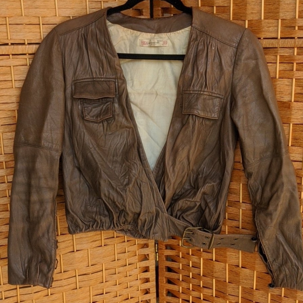 Vintage belted brown leather cropped jacket
